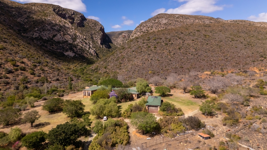 5 Bedroom Property for Sale in Uitenhage Rural Eastern Cape